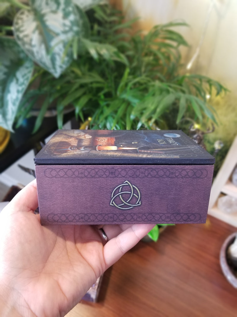 Witches Familiar Tarot Box