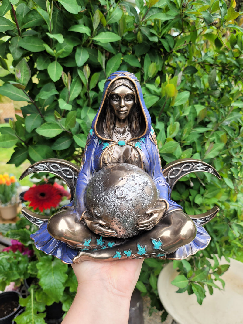 Triple Moon Goddess 36cm